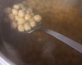Foto del paso 2 de la receta: Cazuela de garbanzos a la marinera