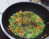 A picture of step 4 of Mix veg paneer fried rice.