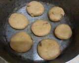 A picture of step 4 of Diet biscuits with brown sugar and raisens 🫓 🫓.