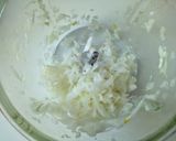Sajtos-kolbászos kenyér recept fázis 2 fotója