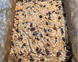 A picture of step 5 of No-bake Fruity oatmeal protein bars (V).