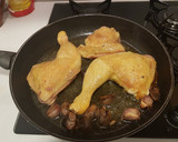 Foto del paso 4 de la receta: Muslos de Pollo al Ajillo Cuba Libre Style