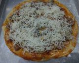 Foto langkah ke 7 dari resep Pizza Homemade.