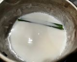 Foto langkah ke 2 dari resep Wedang roti tawar kelapa.