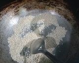 A picture of step 2 of Tamarind Poha.
