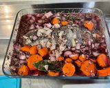 Une image de l'étape 2 de Rôti de sanglier mariné, carottes et lard fumé.