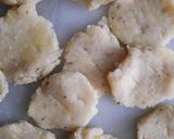 A picture of step 2 of Wheat Mathri.
