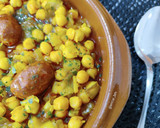 Foto del paso 5 de la receta: Potaje de garbanzos con choricitos picantones y endivia
