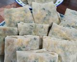 Foto langkah ke 4 dari resep Martabak telur sosis.