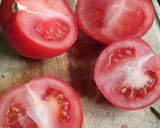Foto del paso 1 de la receta: Merluza en papillote con aceitunas negras y tomate