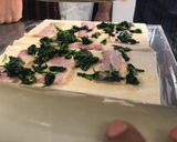Foto del paso 7 de la receta: Rotolo de espinaca, panceta y tomate con salsa pesto
