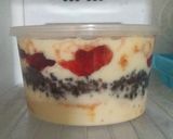 Foto langkah ke 7 dari resep Oreo strawberry cheesecake.