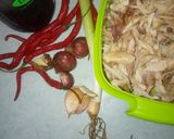 Foto langkah ke 1 dari resep Ayam suwir pedas manis.