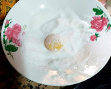 Foto del paso 9 de la receta: Yemas confitadas en almíbar de esencia almendras, canela y anís