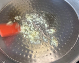 Foto del paso 1 de la receta: Arroz integral con conejo y espárragos verdes