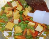 Foto langkah ke 4 dari resep Tahu Kuah Acar Sayur.
