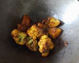 আলু ফুলকপির ডালনা (aloo fulkopir dalna recipe in Bengali) রেসিপির ধাপ 2 ছবি