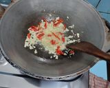 Foto langkah ke 3 dari resep Spageti aglio olio.