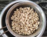 A picture of step 1 of Punjabi lobia aloo masala.