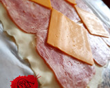 Foto del paso 2 de la receta: Palmeritas de chopped y 2 quesos (cheddar y elemental)