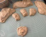A picture of step 4 of Banana Cheese Pandesal.