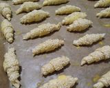Szezámos kifli recept fázis 7 fotója