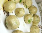 A picture of step 1 of Potatoes cheese balls.