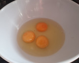 Foto del paso 1 de la receta: Tortilla de calabacín y cebolla