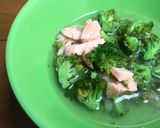 Foto langkah ke 10 dari resep Makanan AnakSup Ikan Salmon Brokoli.
