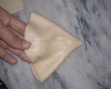 A picture of step 6 of Aloo ke samose.