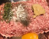 Húsgombóc tönkölylisztes tésztával recept fázis 1 fotója