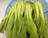 Hình bước làm 1 của món Cải thìa xào dầu hào