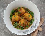 A picture of step 11 of Egg peas masala.