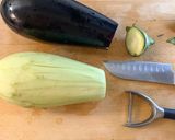 Une image de l'étape 1 de Moussaka 🇬🇷 (recette Grecque authentique) avec aubergines.