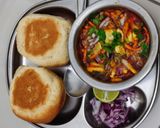 A picture of step 5 of Moth beans misal pav.