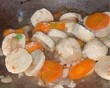 Foto langkah ke 5 dari resep Tumis Tofu dan Bakso Seafood.