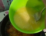 Foto langkah ke 4 dari resep Sup Tomat Telur.