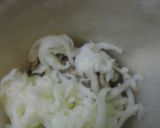 A picture of step 2 of Cheesey chicken smosa.