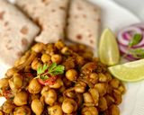 A picture of step 2 of Chickpeas Bhuna.