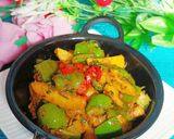 आलू शिमला मिर्ची (aloo shimla mirch recipe in Hindi) रेसिपी चरण 4 फोटो