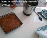 Foto del paso 7 de la receta: Barra de chocolate y caramelo con pecanas TM6
