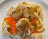 A picture of step 6 of Fettuccine with Scallops and Tobiko Cream Sauce.