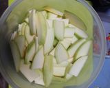 Foto langkah ke 2 dari resep Asinan Mangga Muda.