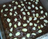 Foto langkah ke 9 dari resep Chewy Shiny Brownies.
