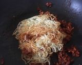 รูปขั้นตอนการทำที่ 4 ของ บะหมี่ผัดซอสเผ็ด
