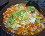 Foto langkah ke 6 dari resep Seblak Kerupuk Kuah Ceker.