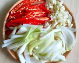 รูปขั้นตอนการทำที่ 1 ของ ไก่ผัดขิง
