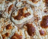 Foto del paso 2 de la receta: Pizza bianca con queso gratinado