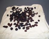 Foto del paso 8 de la receta: Pan de leche y pasas trenzado