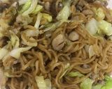 รูปขั้นตอนการทำที่ 5 ของ มาม่าผัดไก่